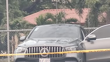 Él era el conductor de lujoso carro que fue acribillado afuera de bar