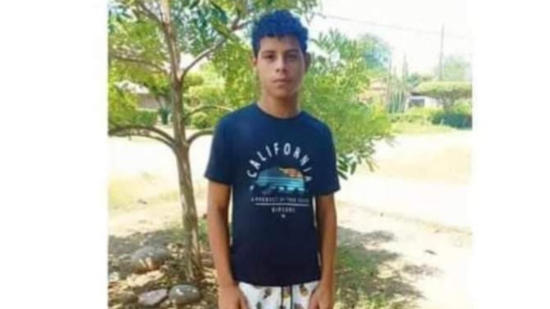 Ronny Genaro Vallejo Radni estaba a una semana de cumplir sus 15 años y uno de los más orgullosos era el papá del joven. Foto: Cortesía La Teja