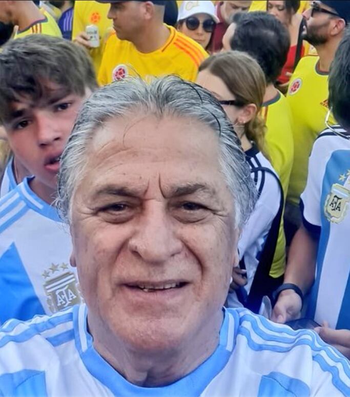 Ubaldo Fillos atrapado en las afueras del Rock Stadium