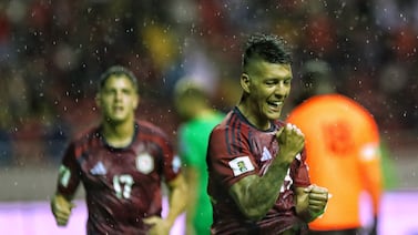 Costa Rica inició el camino mundialista con goleada y con Orlando Galo como el alma del equipo