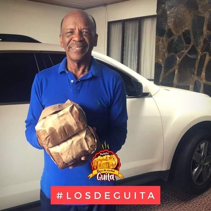 Pastelitos Guita, se venden en los costados este y oeste del Ricardo Saprissa. Cortesía.