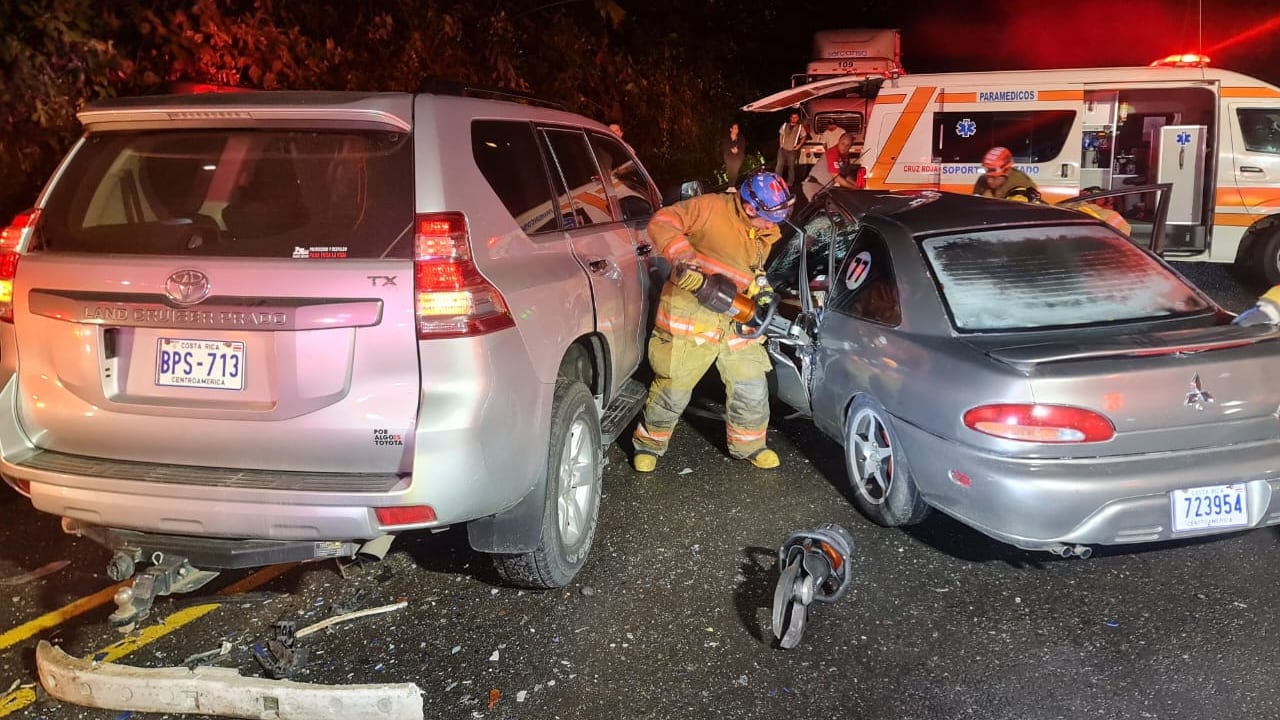 Un hombre de apellido Solano, de 36 años, murió en un choque contra un carro en la carretera Braulio Carrillo, conocida como la Ruta 32, el suceso ocurrió la noche del sábado 22 de junio del 2024. Foto: Cortesía para LT