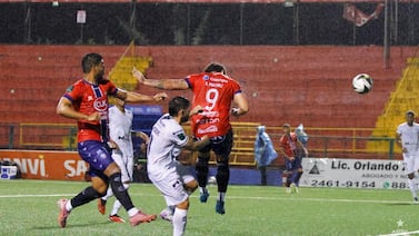 San Carlos sorprendió con el baile que le metió a Sporting y lo metió en el problemón del descenso