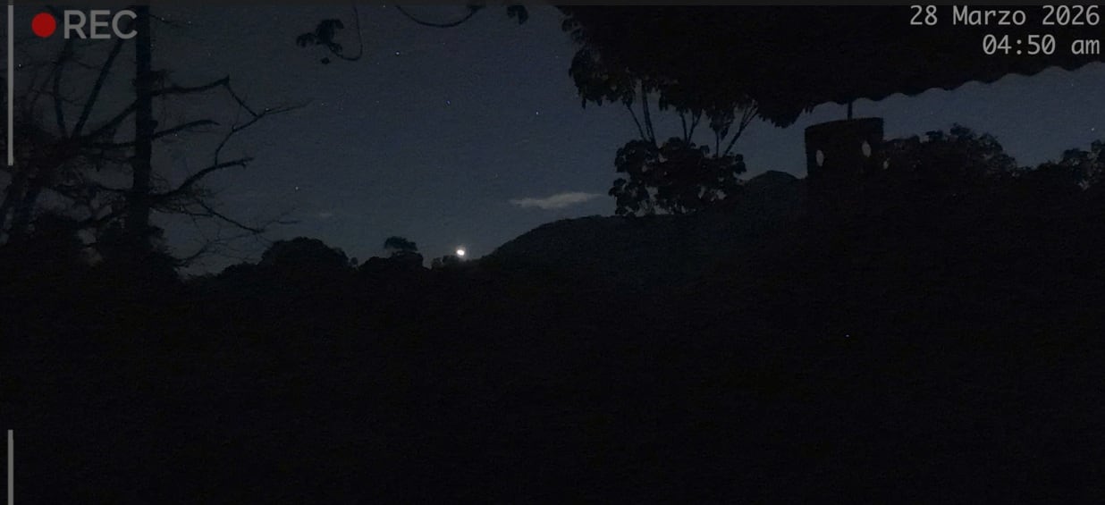 Melanie Vargas asegura que siempre busca una explicación científica antes de pensar en extraterrestres, grabó un extraño objeto volador en Turrubares que la deja con muchas dudas de si es un ovni