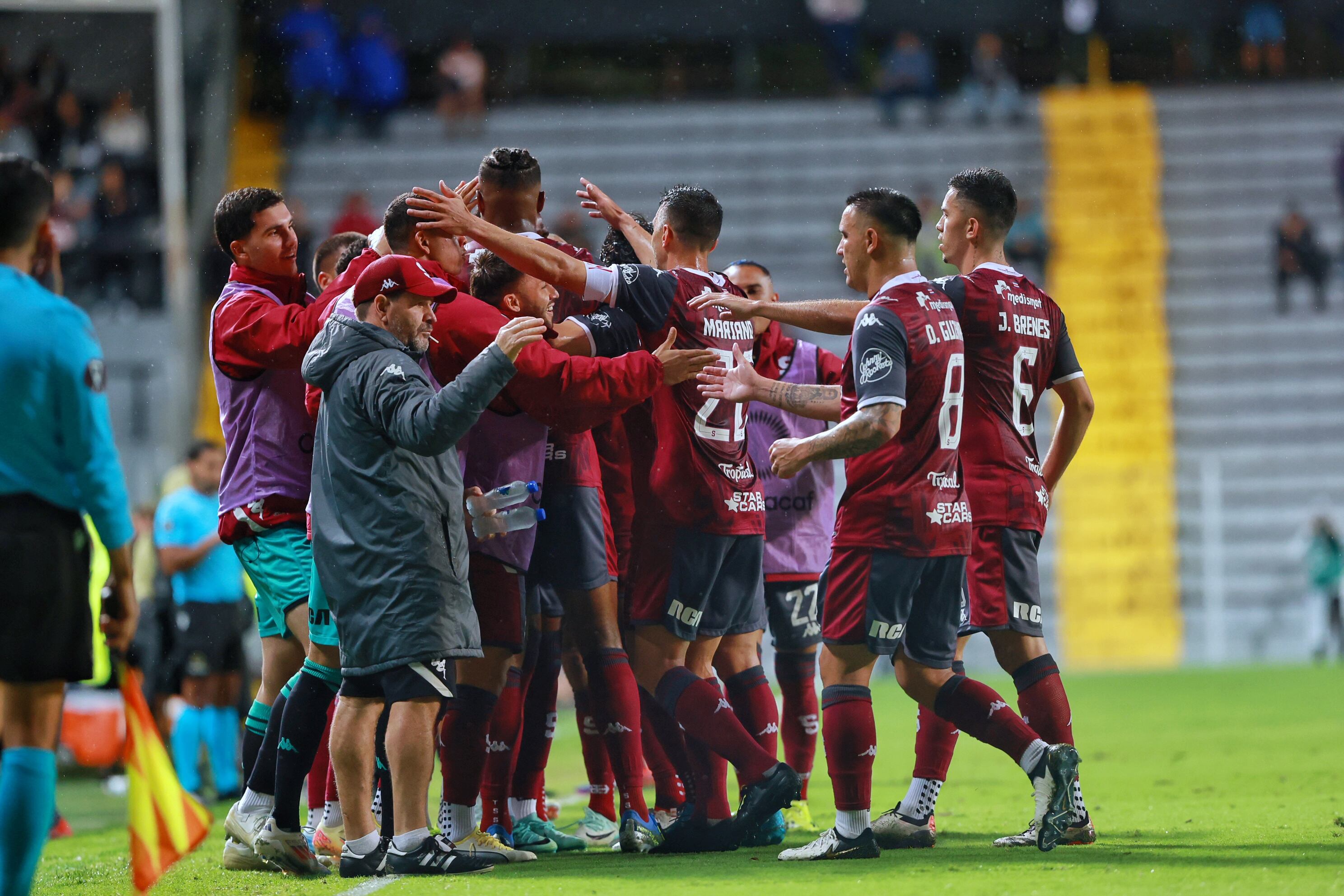 39/10/2024/ Juego entre Deportivo Saprissa vs Comunicaciones durante la Central American Cup en el estadio Ricardo Saprissa / foto John Durán