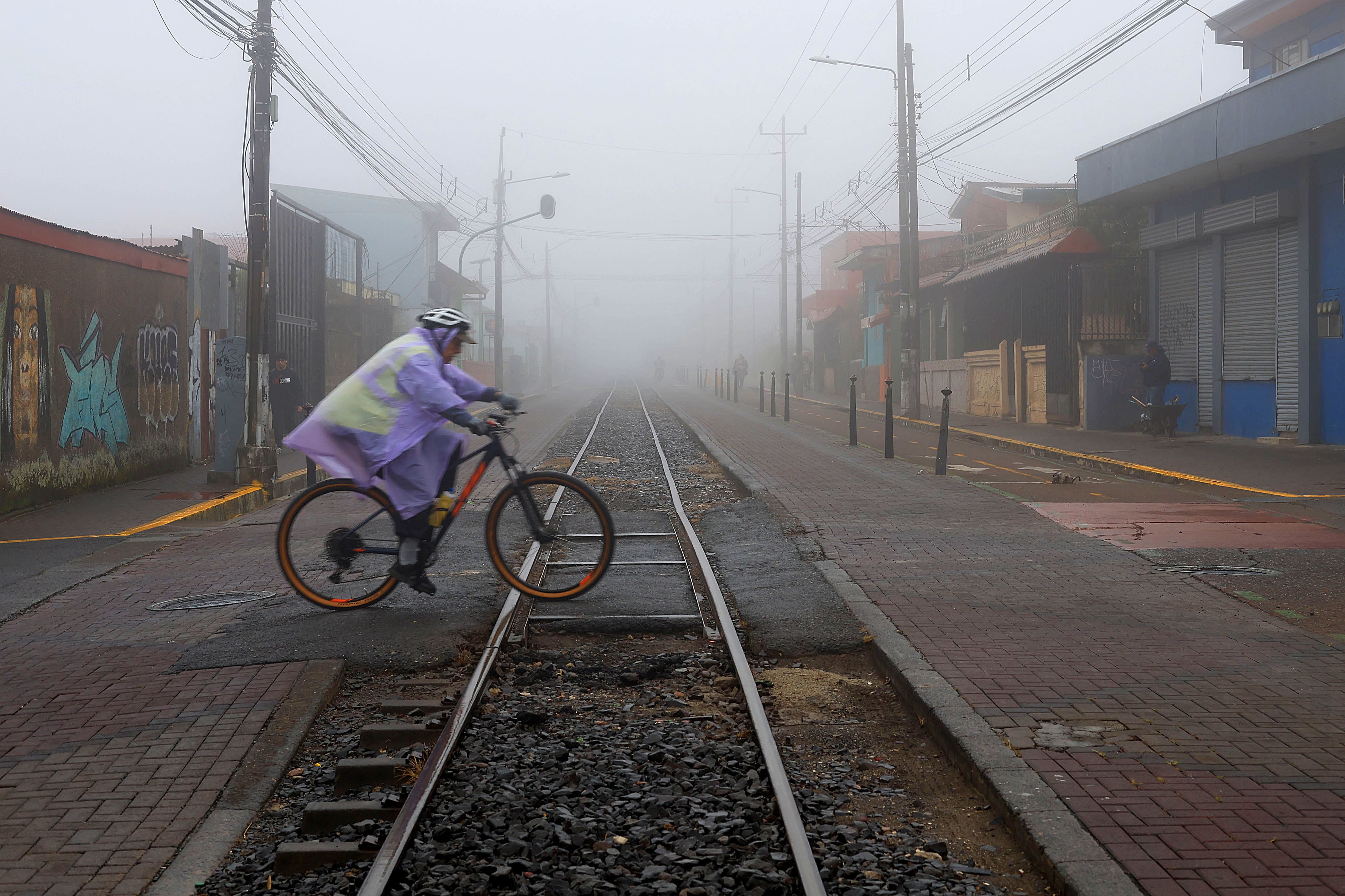Frío y neblina en Cartago