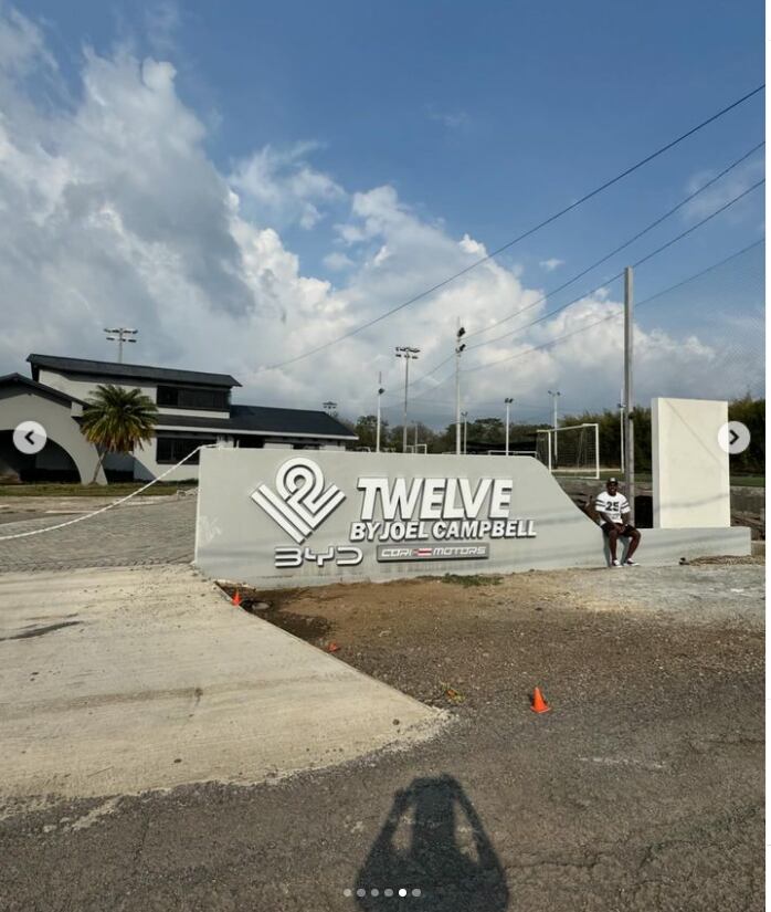 Joel Campbell, centro deportivo,peluquería de la mamá