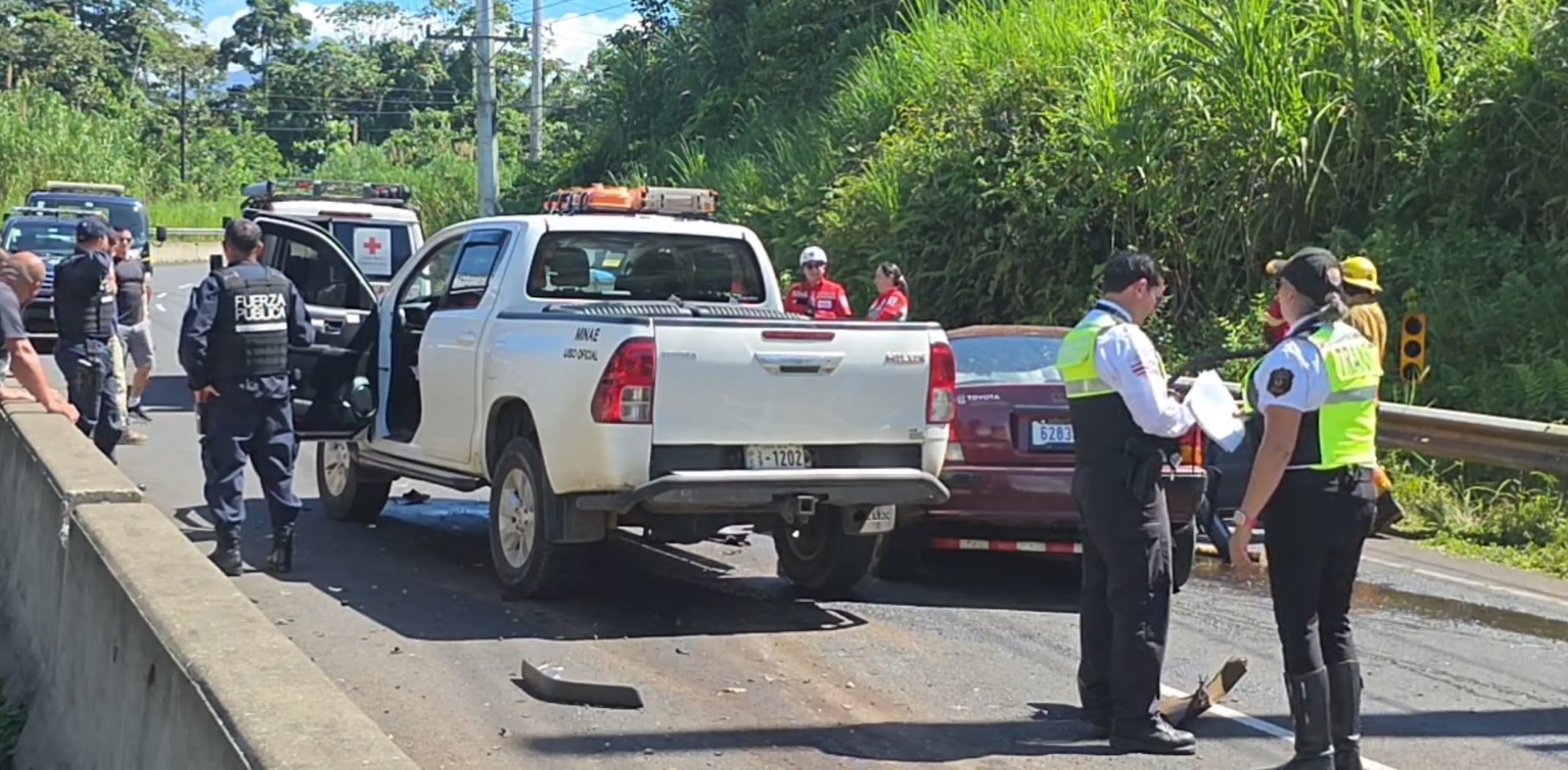 Oficial de Fuerza Pública muere en choque en San Carlos.
