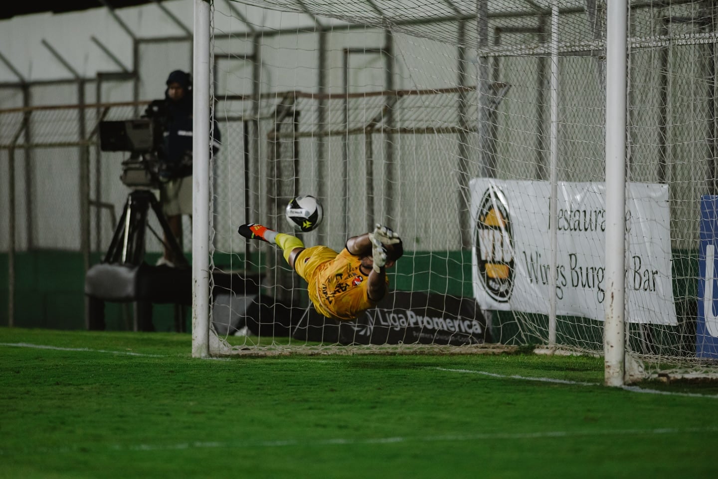 Leo Moreira, Puntarenas FC, estadio Piedades