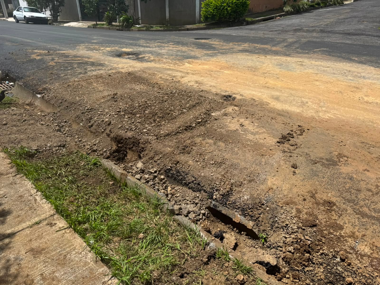 En menos 8 días se destrozó la calle