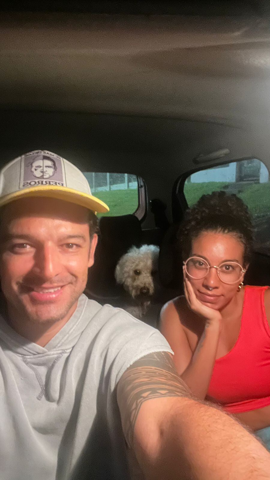 Rescatan a perrito que era agredido con palo