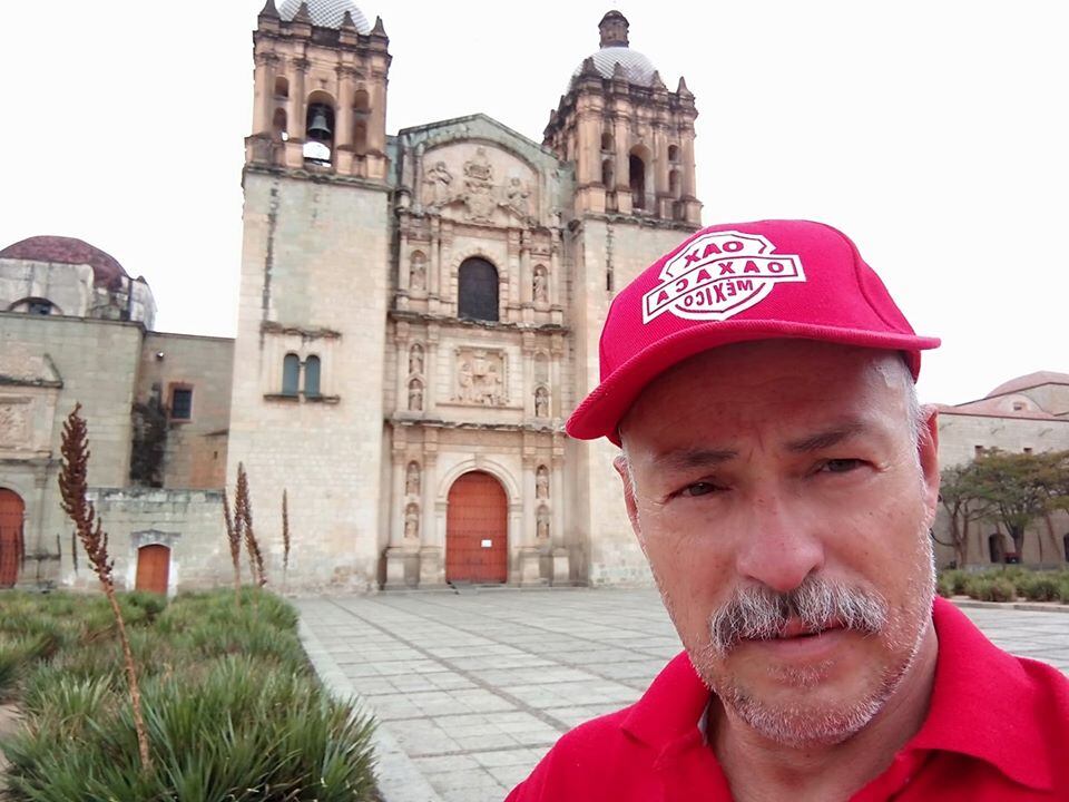 Ricardo Ávila, pintor costarricense que vive en Oaxaca, epicentro del sismo de 7,5. Foto suministrada por Fernando Gutiérrez.