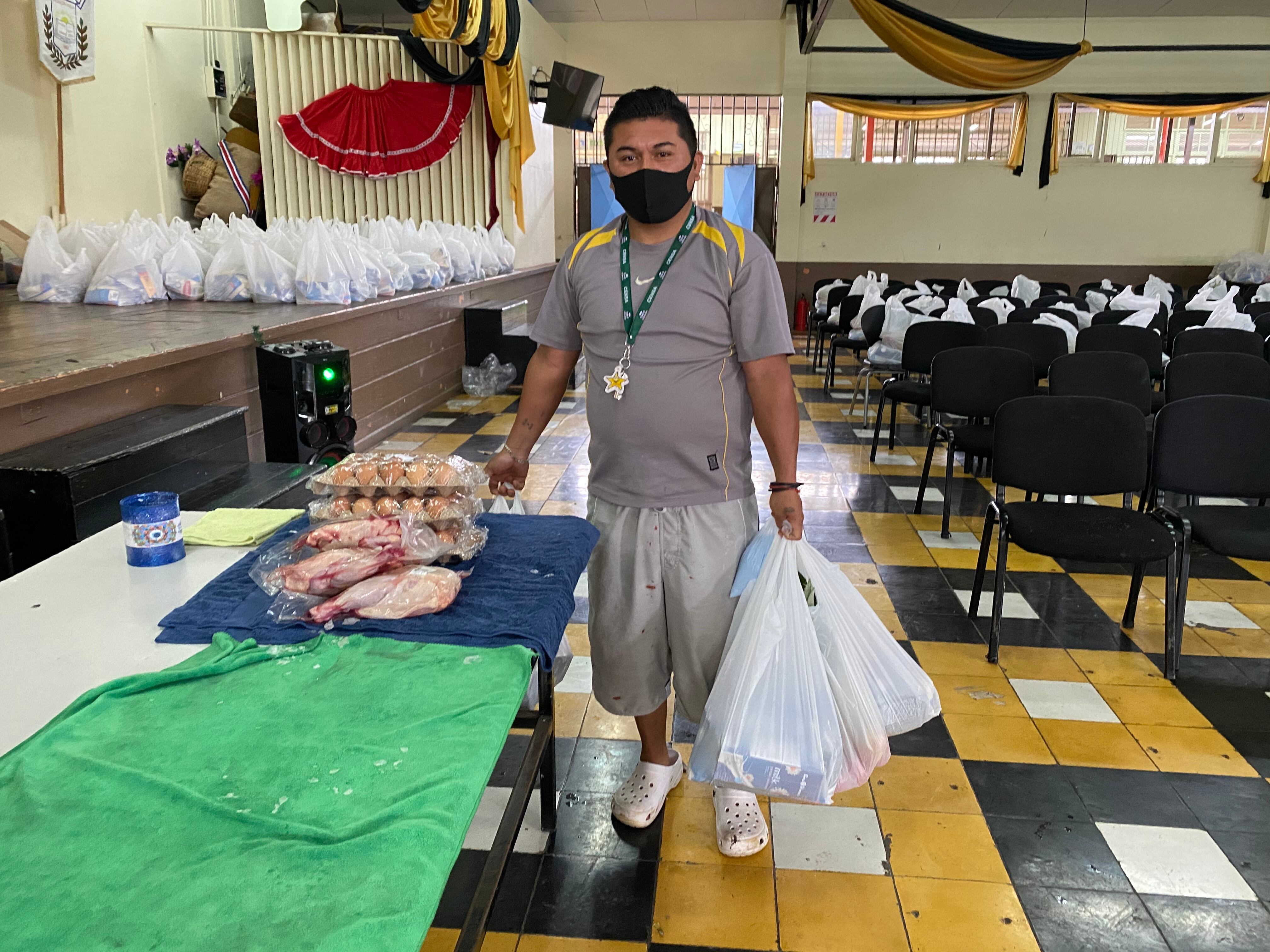 evidencia de la XIV entrega de alimentos de la Escuela Carolina Dent