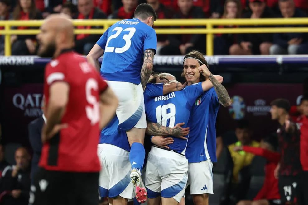 Italia necesitó de cinco minutos para remontarle a Albania. Foto: UEFA.com