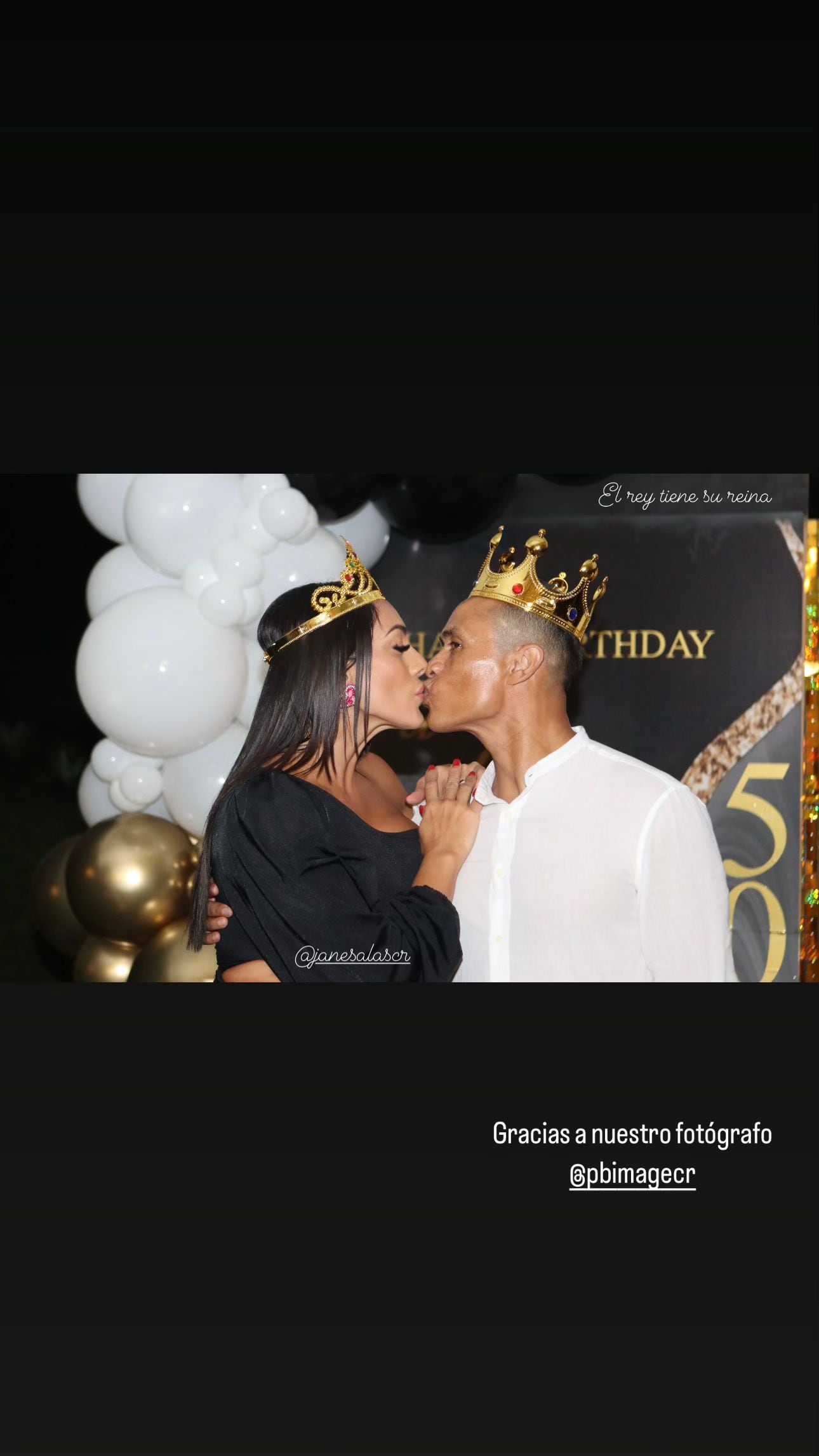 Paté Centeno estuvo acompañado por su esposa Janesa Salas.