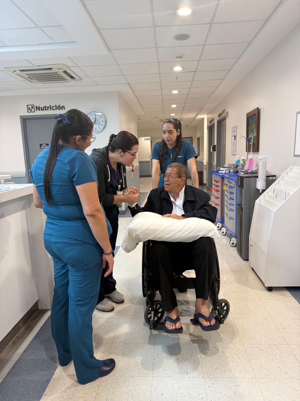 El obispo de Limón, monseñor Javier Román Arias, sobrevivió a un infarto masivo fulminante que lo llevó a una cirugía urgente el pasado 25 de octubre. Cinco meses después, su historia conmueve en Semana Santa.