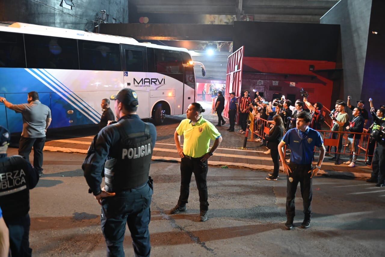 22/05/2024/ Juego entre Liga Deportiva Alajuelense vs Saprissa por el partido de ida por la final de l Liga Promerica en el estadio Alejandro Morera Soto / Foto Albert Marín