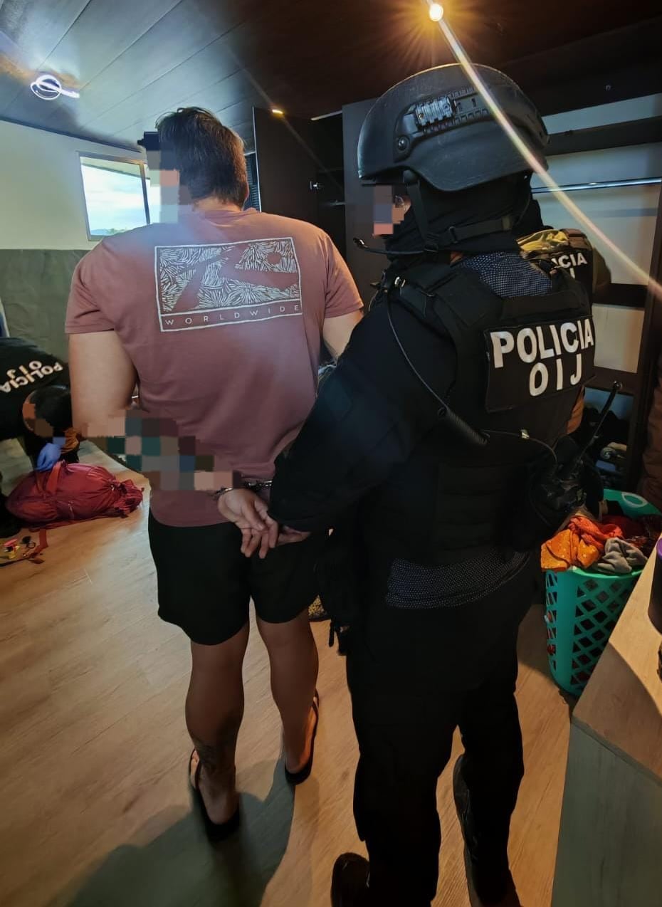 A un sujeto de apellido Lobo, de 32 años, lo detuvieron por ser sospechoso de dar falsas bromas en las que utilizó recursos del OIJ.