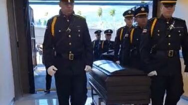 Con escolta de honor, así es como oficial asesinado será llevado a su amada tierra para el último adiós
