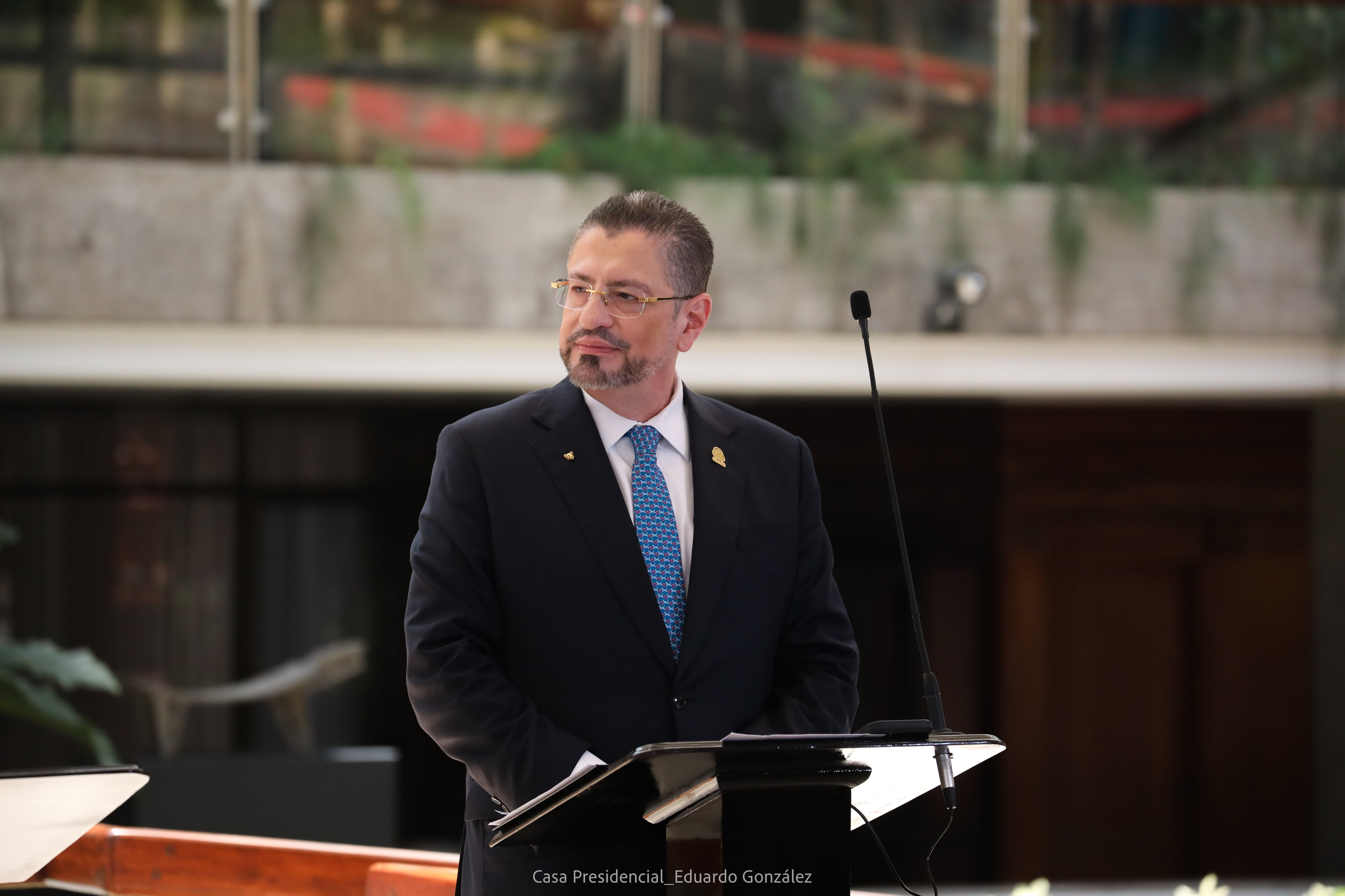 Imágenes de la conferencia de prensa del gobierno de Rodrigo Chaves del 2 de abril del 2025.