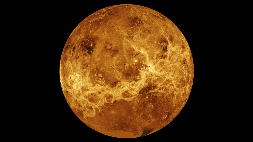 El mapa global del flujo de calor muestra que Venus se enfría muy lento y carece de tectónica activa como la Tierra.