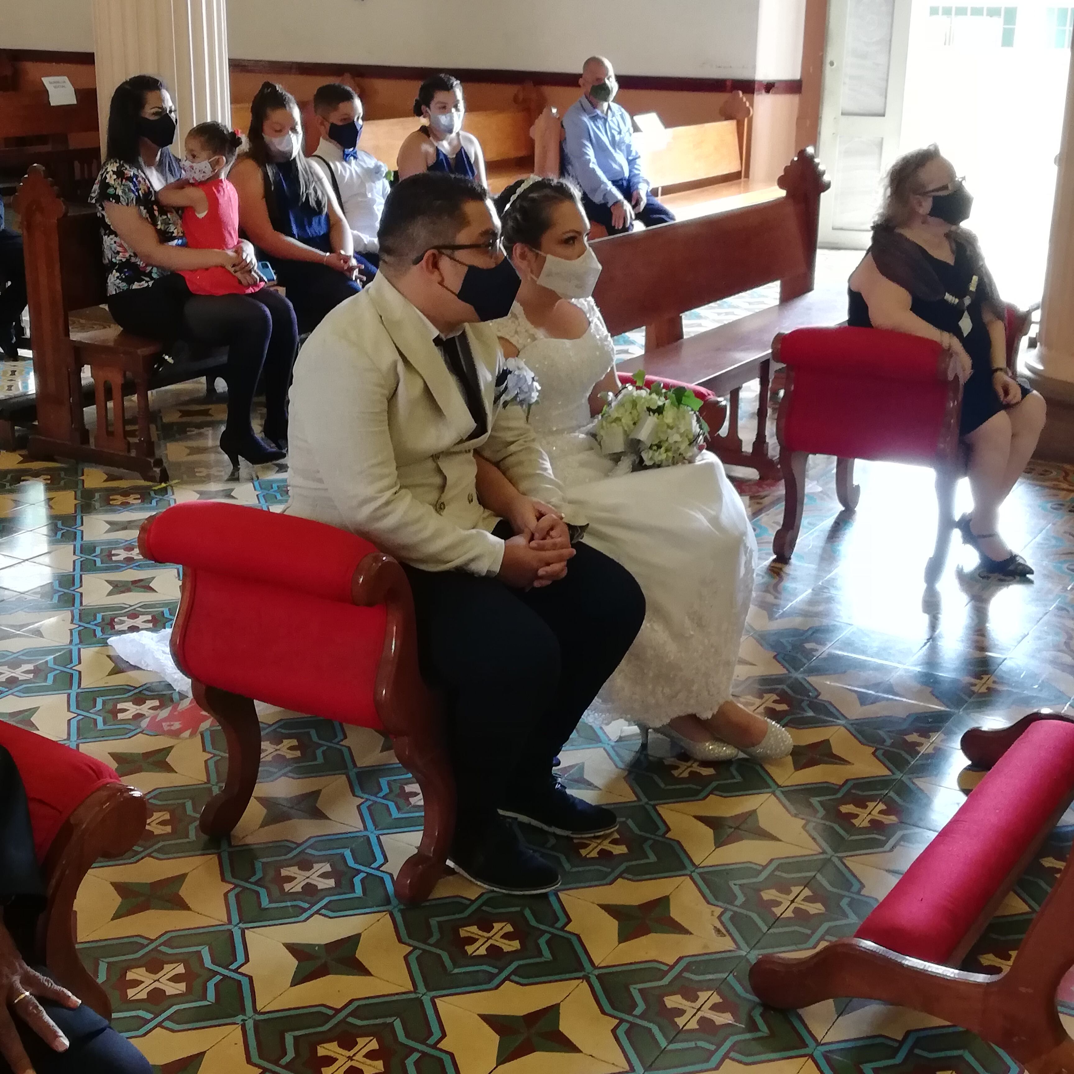 A las once de la mañana de este sábado 20 de marzo, Jendry Quesada Ulloa, se casó con José Andrés Obando Díaz, después de haber pospuesto la celebración en dos ocasiones anteriores por culpa del covid-19.