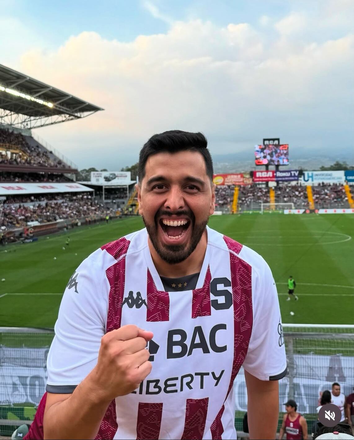 Joel Alvarado vino a Costa Rica para visitar el estadio Saprissa y tuvo una experiencia única en Tiquicia.Instagram Joel Alvarado