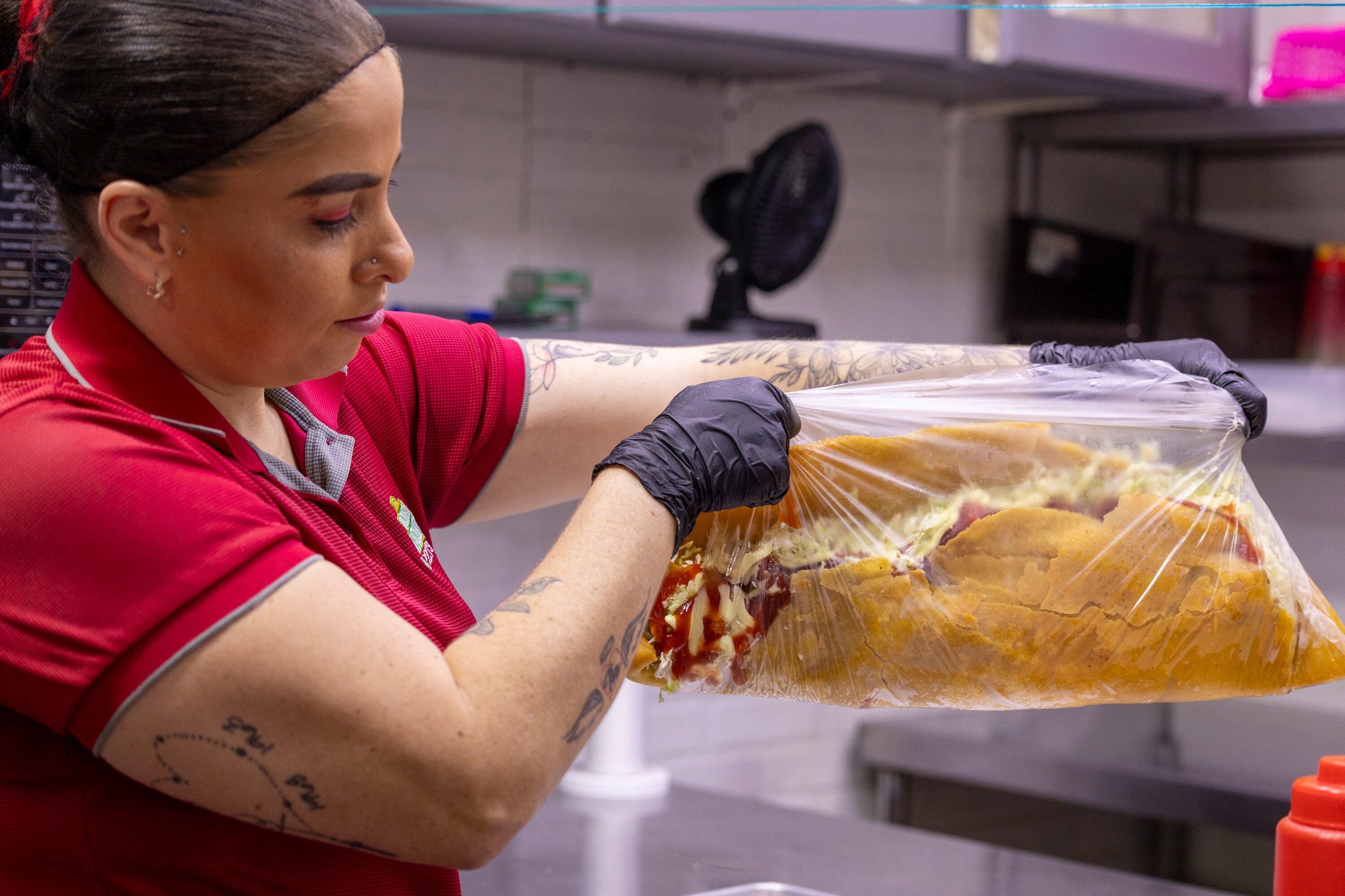 24/04/2025, San José, Sabanilla, entrevista con Javier y sus colaboradoras, Marine Chaverri y Magaly Soto, para hablar acerca de la taqueria.