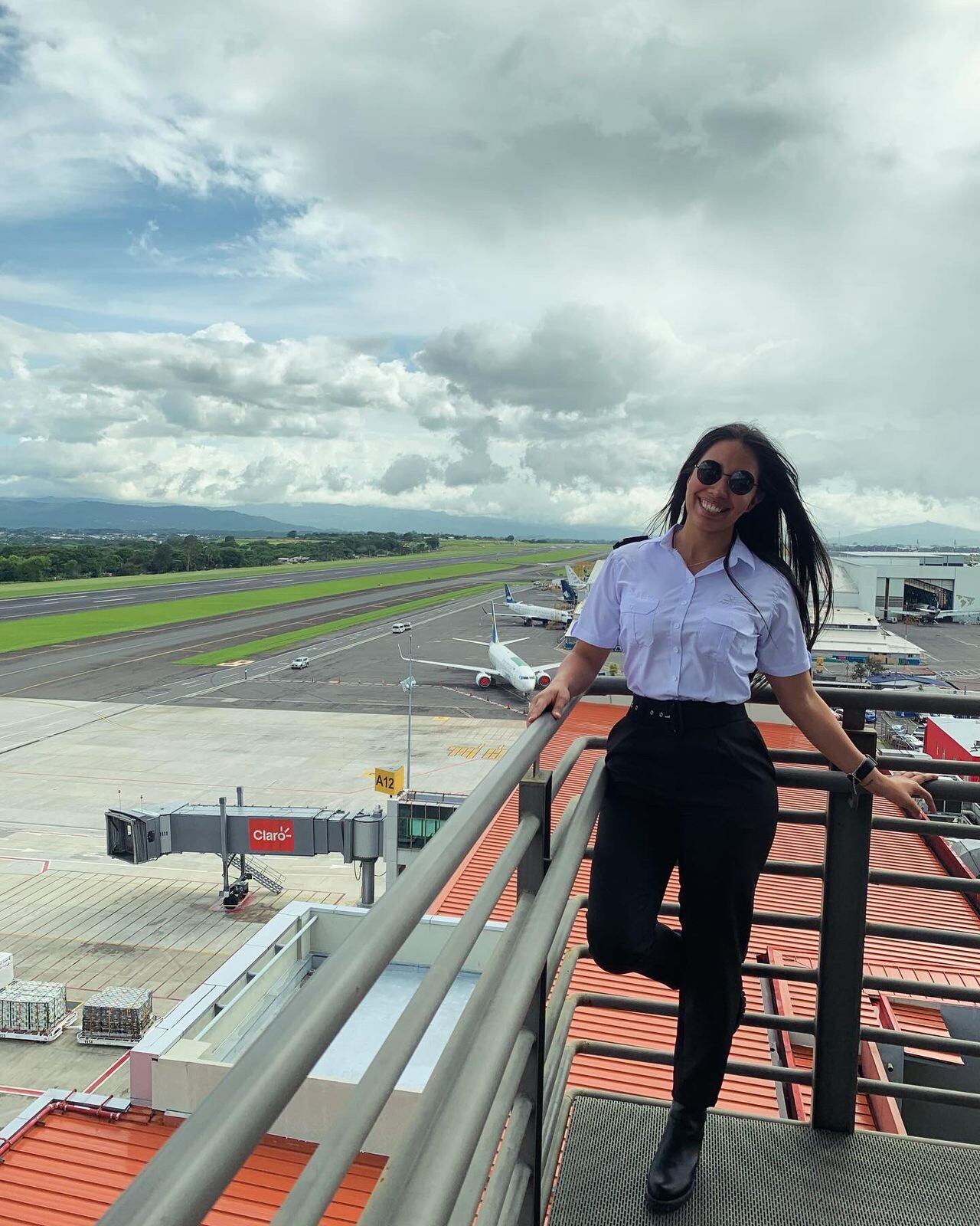 Nayeli Álvarez González, la capi tica, vendedora de mamones en Alajuelita.