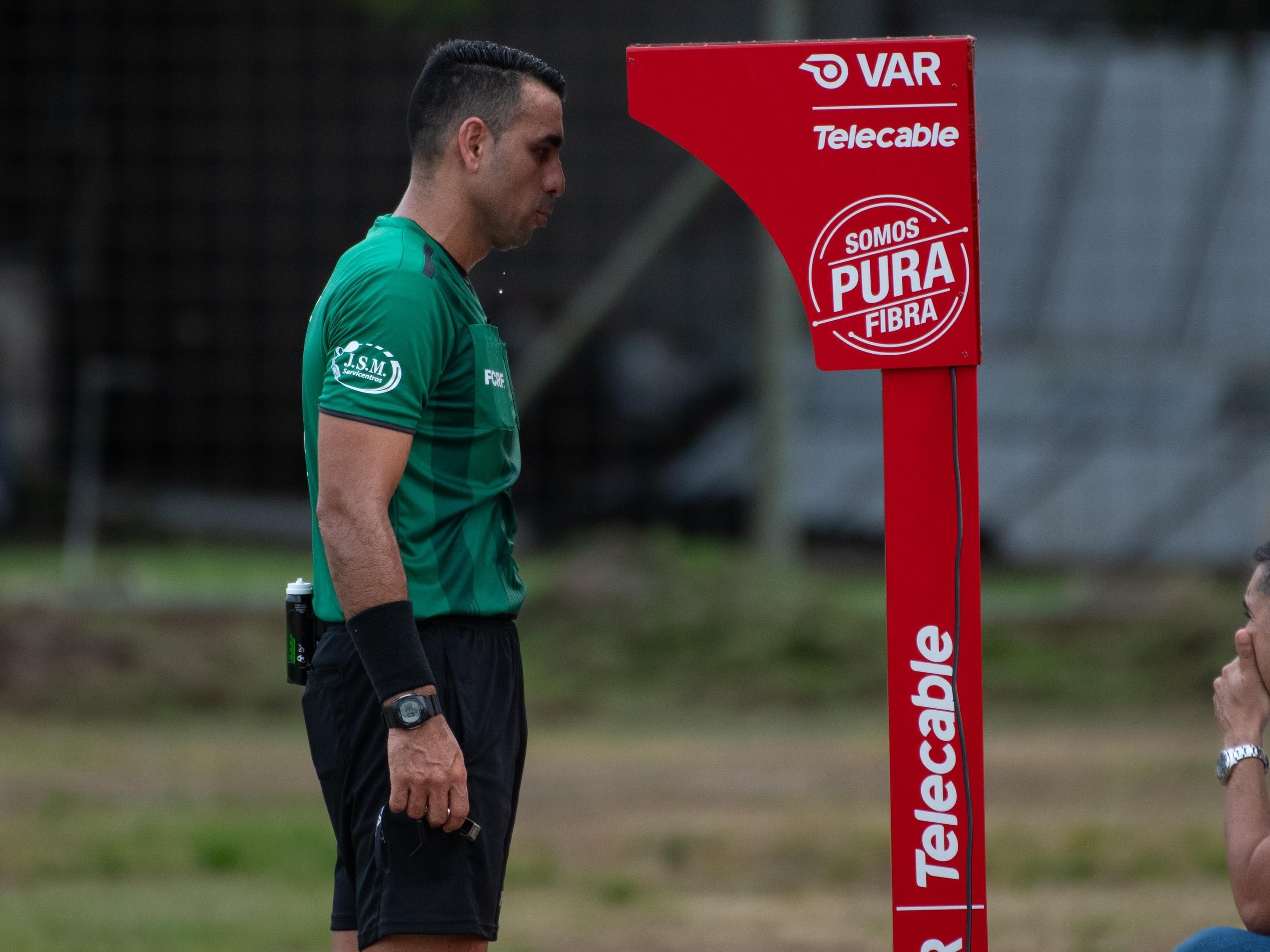 Juan Gabriel Calderón fue el primer árbitro en usar el VAR entre Liberia y Cartaginés. Foto: mpkdeportes