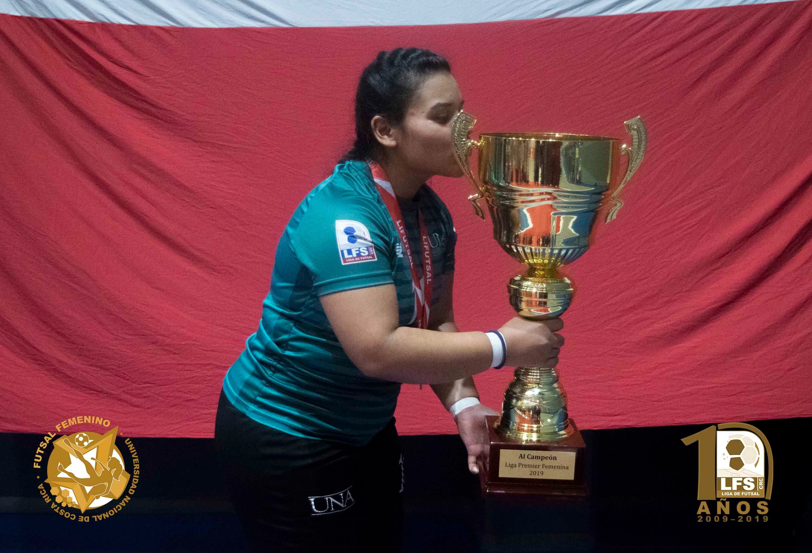 Katherine Hernández Marcerano es una multicampeona del futsal costarricense y, como ella misma dice, orgullosamente nació en Granada, Nicaragua, de donde se vino a nuestro país cuando tenía 8 años