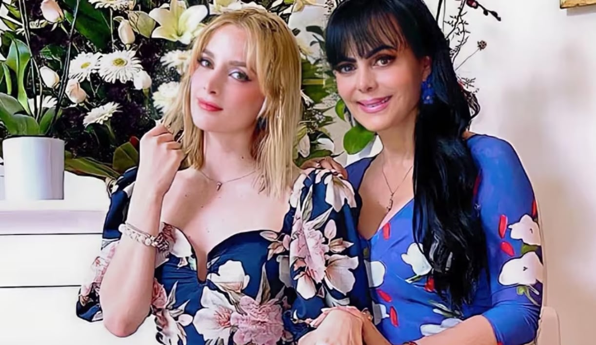 Imágenes de la cantante costarricense Maribel Guardia posando feliz al lado de Imelda Garza, madre de su nieto.