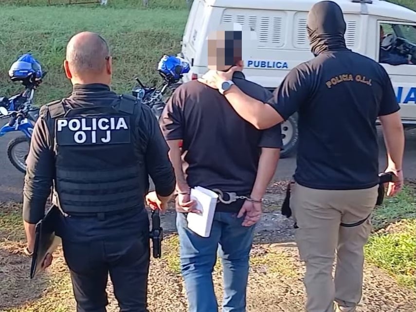 Tres personas fueron detenidas este miércoles durante 12 allanamientos realizados por el OIJ en Cañas, Guanacaste por supuestos préstamos gota a gota. Foto: OIJ