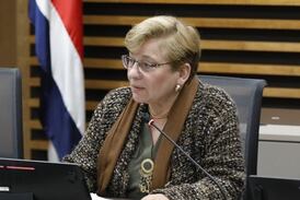 Diputados retomaron proyecto de jornadas 4x3 y pasó de todo; hasta casi le rebajan el salario a Anna Katharina Müller