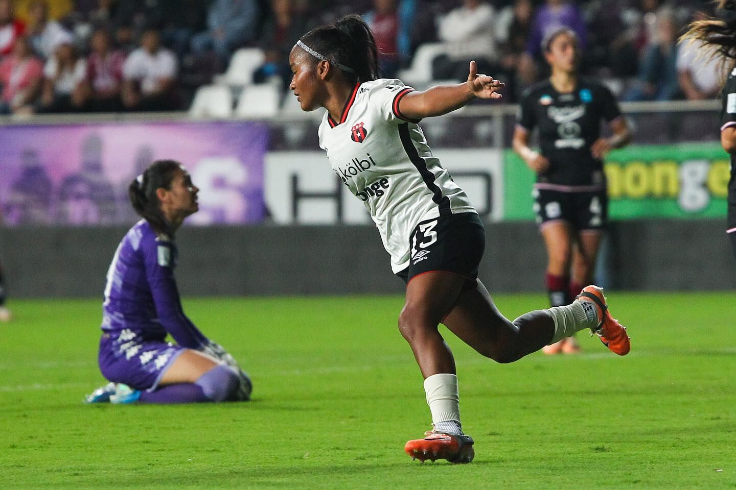 Saprissa - Alajuelense clásico femenino