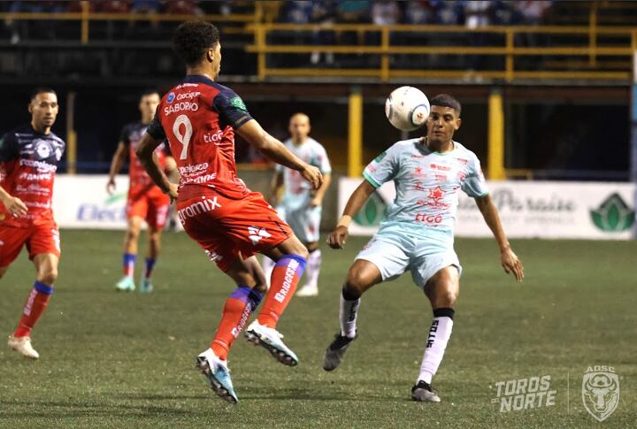 Álvaro Saborío
Regreso al fútbol nacional
San Carlos 2 - Santos 2
9 de setiembre del 2023
Cortesía: San Carlos