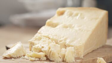 ¡Cuidado! Este queso muy popular está contaminado con una bacteria peligrosa