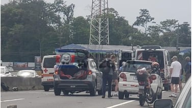 Violenta colisión en ruta 32 dejó a un hombre con terrible lesión en una pierna