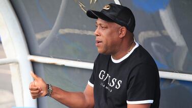 Hernán Medford llegó a Costa Rica y dijo algo que le caerá como una patada al hígado a la afición del Saprissa