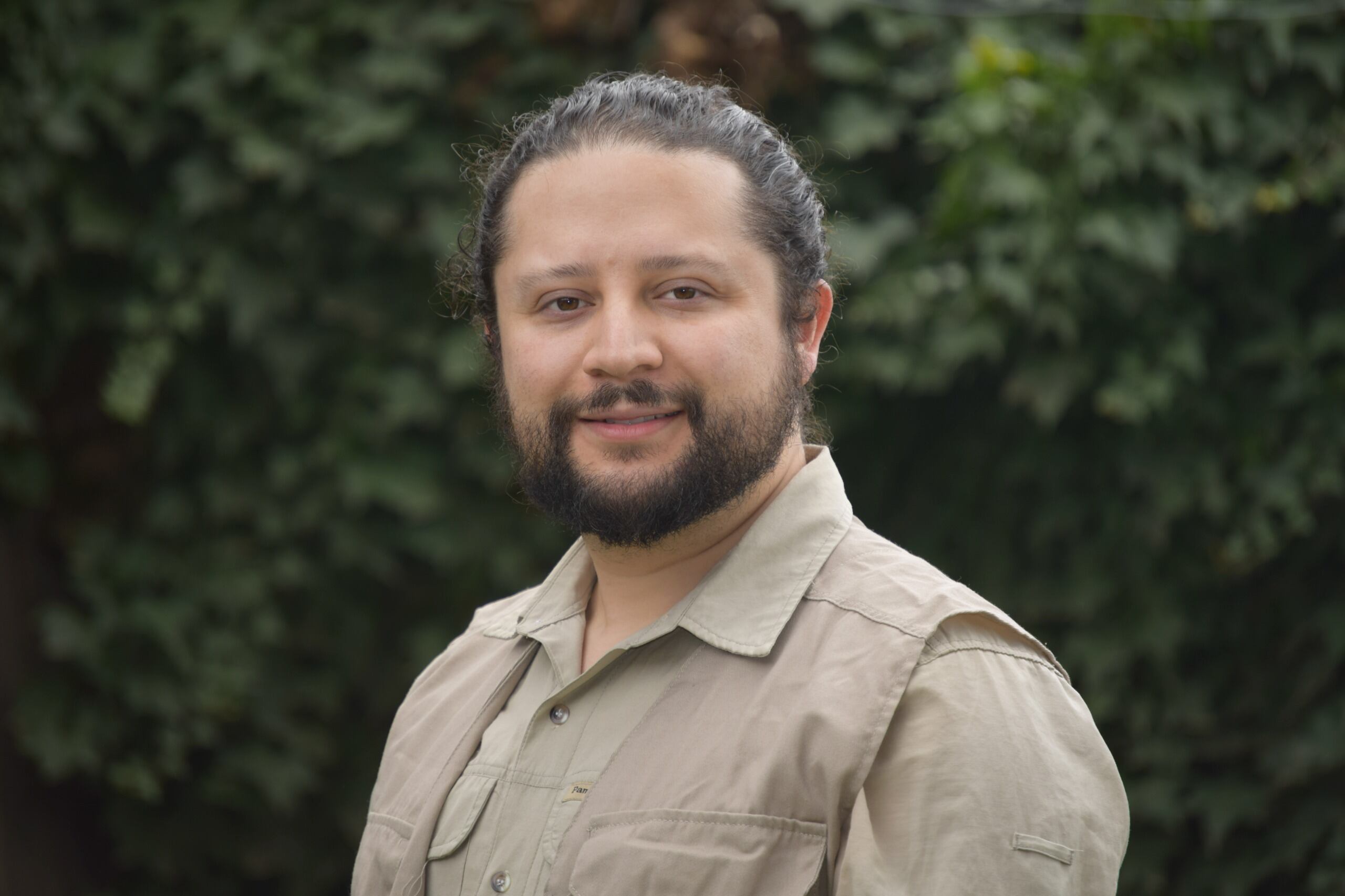 Brandon Antonio Segura desarrolló un dispositivo y la Inteligencia Artificial con otros expertos para estudiar las levaduras de las cervezas en un instituto científico en Argentina.