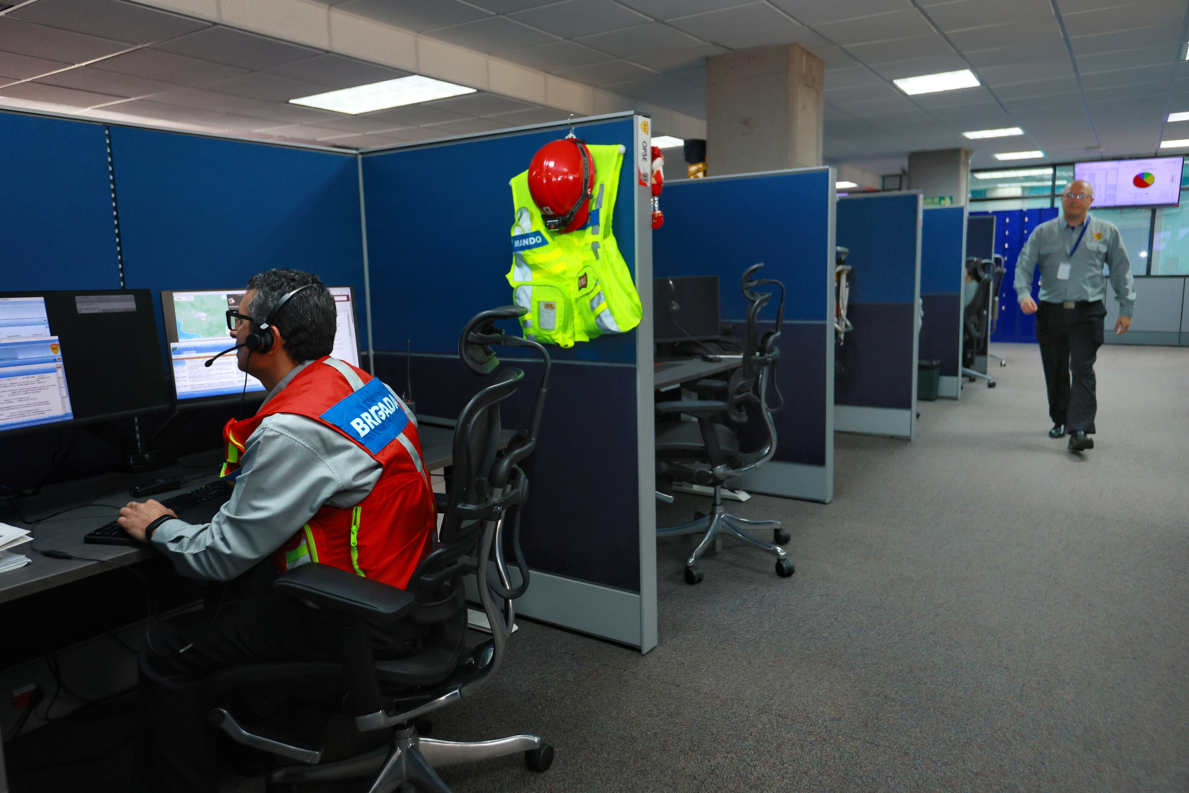 19/11/2024/ Retratos y fotos de operaciones de personeros y funcionarios de 911 / Foto John Durán