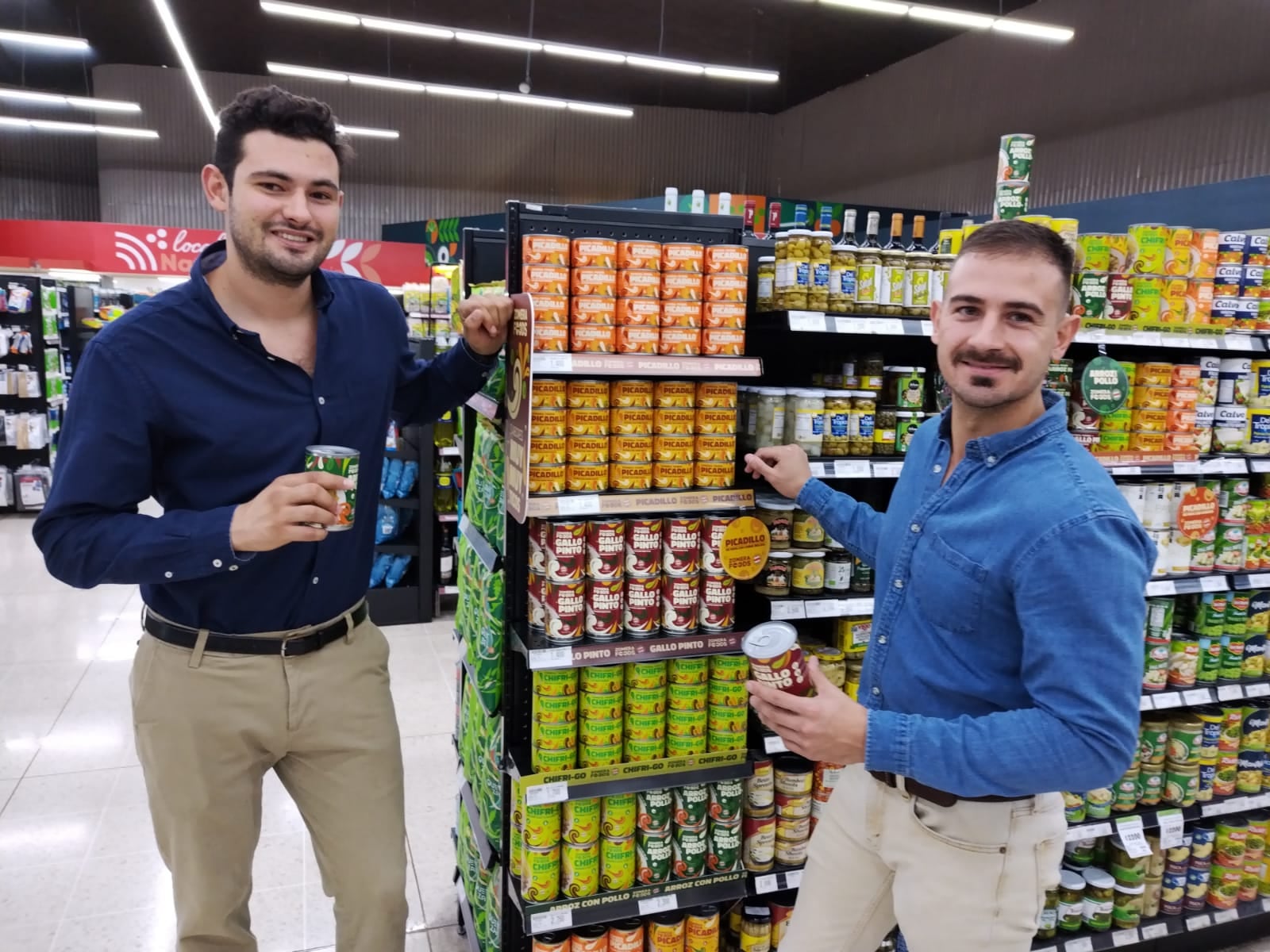 Chifrijo, Gallopinto, Arroz con siempre y hasta picadillo de papa con chorizo, ahora los puede encontrar enlatados gracias a Zomera Foods, emprendimiento de , Gabriel y Jaime Mesalles y Enrique Ramírez. En la foto, Enrique (a la izquierda) y Gabriel a la derecha.