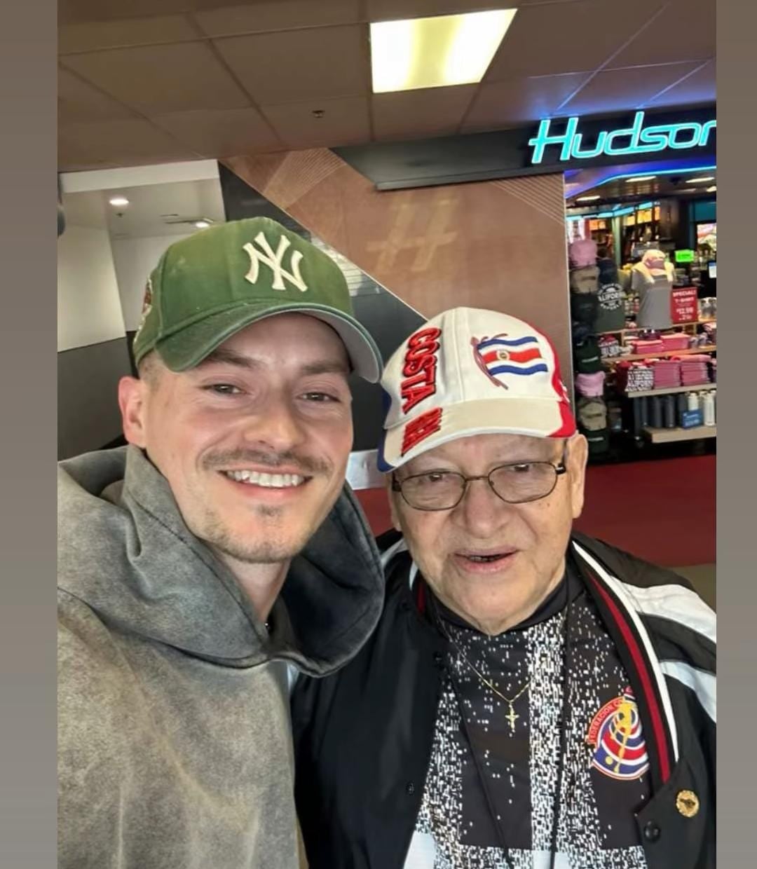 Dos costarricenses se presentarán con Bad Bunny en histórico medio tiempo del Super Bowl