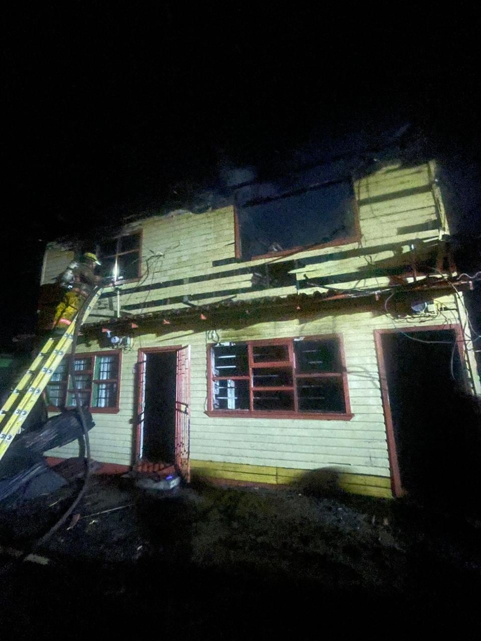 Las causas del incendio se mantienen bajo investigación.