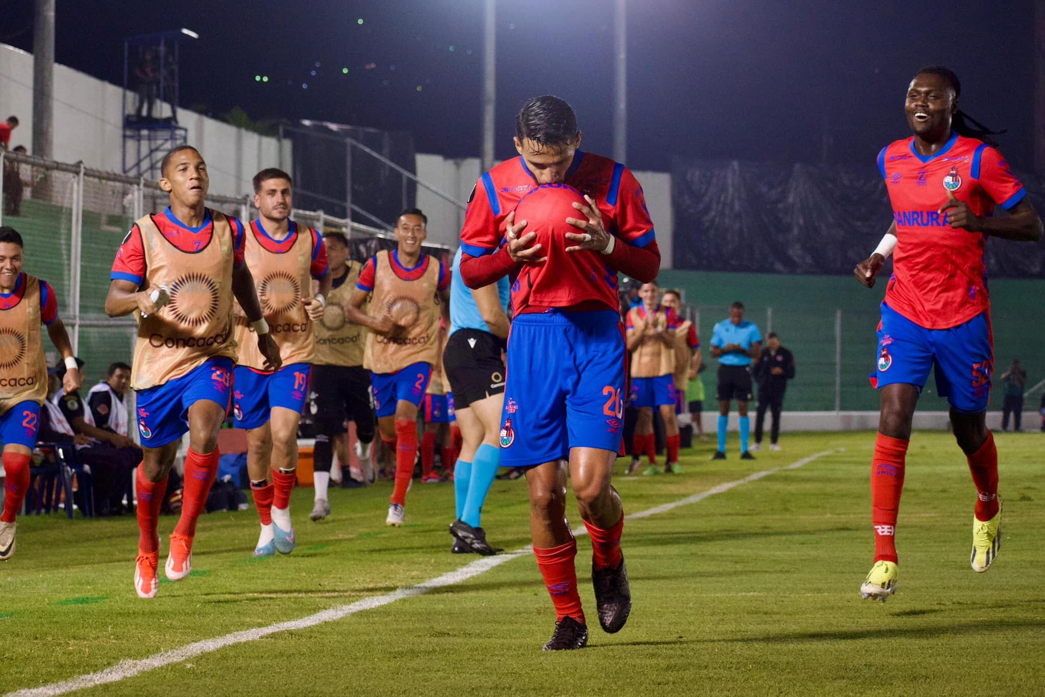 Rudy Barrientos celebró su golazo de forma especial. Foto: Facebook El Enano GT.