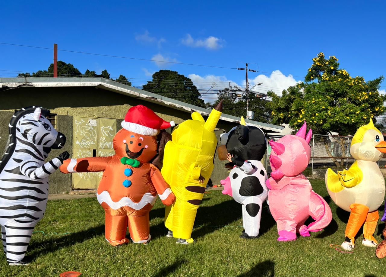 Familia lleva la Navidad a otro nivel en Guadalupe