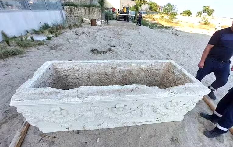 sarcófago romano en bar de Bulgaria