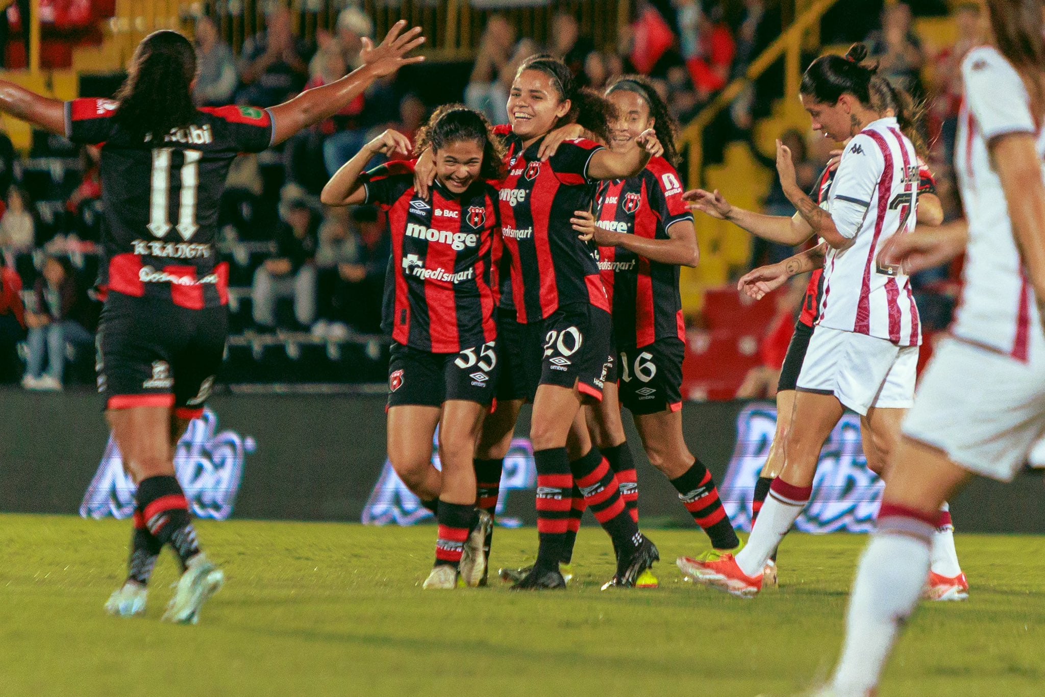 Liga Deportiva Alajuelense jugó a media máquina el partido de vuelta de la semifinal femenina contra Saprissa FF.