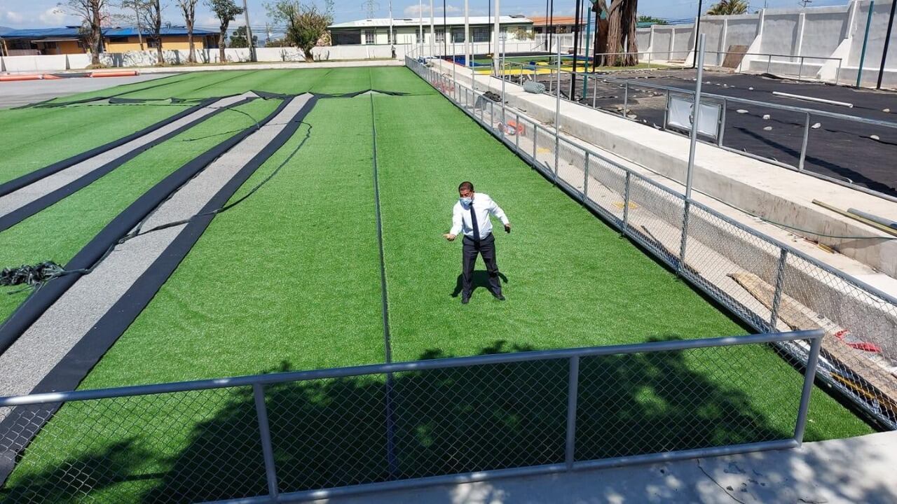 En medio de un profundo dolor también hay un profundo agradecimiento, según nos explica Carlos Cascante Vega, el hijo de Carlos Cascante Duarte, el alcalde de Tibás quien falleció el 16 de mayo del año pasado por culpa del covid-19