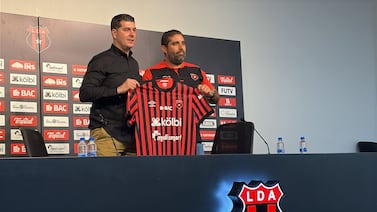 Alajuelense presentó a Ismael Rescalvo y los manudos explotaron en redes: Vea todo lo que dicen al club